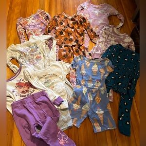 Huge lot! Girls Size 6 pajamas! 9 pairs! Carters ❤️